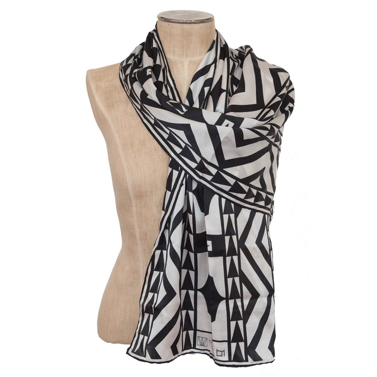 Karakas Met Opera Shop | 1910 Black & White Scarf