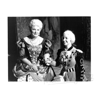 Signed Photo : Teresa Berganza In “ Le Nozze Di Figaro ”
